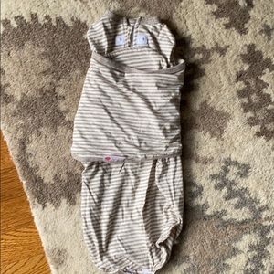 Embe 2 way swaddle
